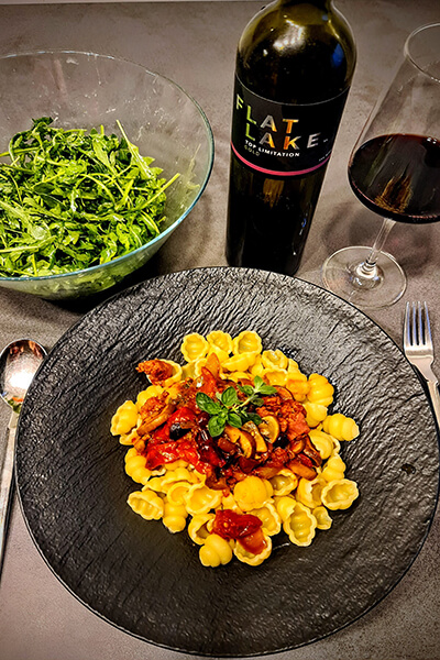 Pasta mit Salsiccia und geröstetem Paprika